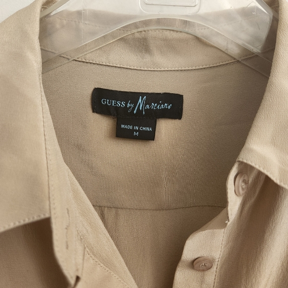 Marciano 100% silk blouse shirt button down neutral sz M - Picture 5 of 7